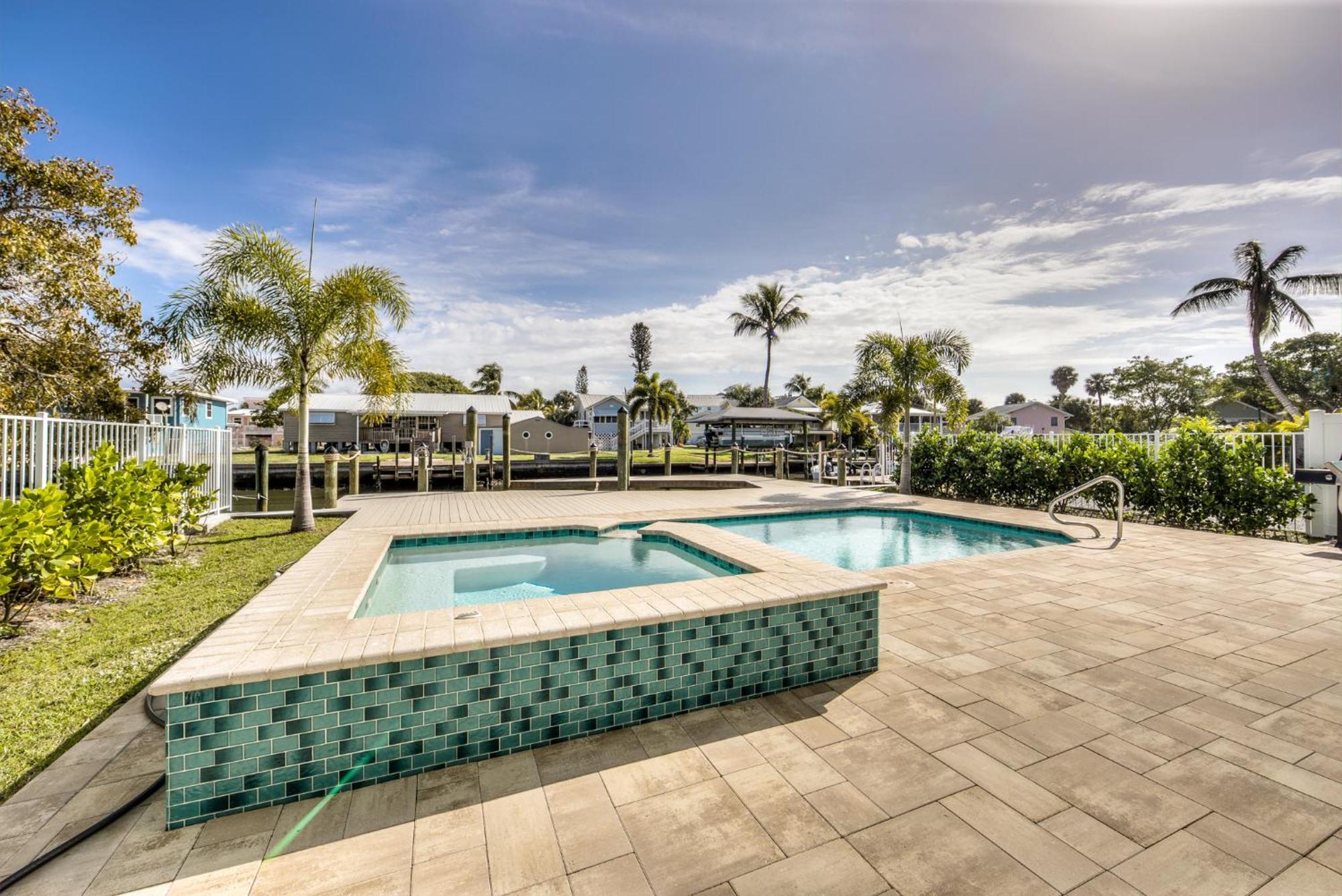 Waterfront - Nestled On The Bay, Heated Pool And Spa - Tidewater - Roelens Villa Fort Myers Beach Exterior foto