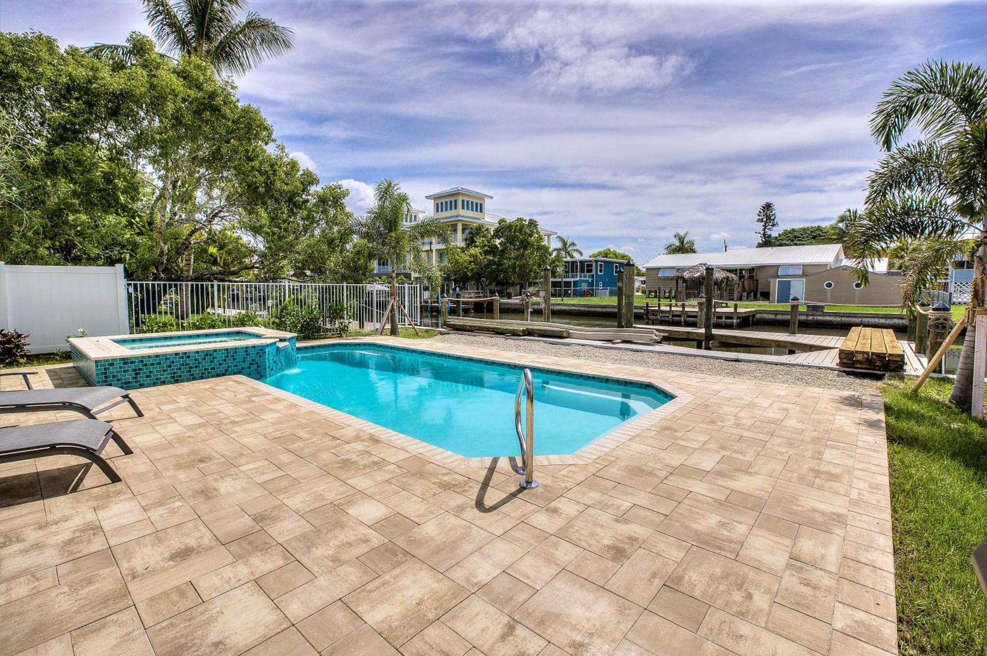 Waterfront - Nestled On The Bay, Heated Pool And Spa - Tidewater - Roelens Villa Fort Myers Beach Exterior foto